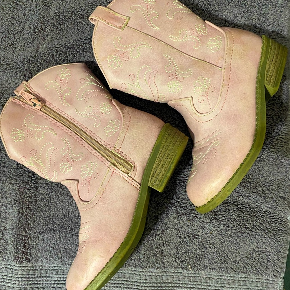 Little girl size 10 pink cowgirl boots